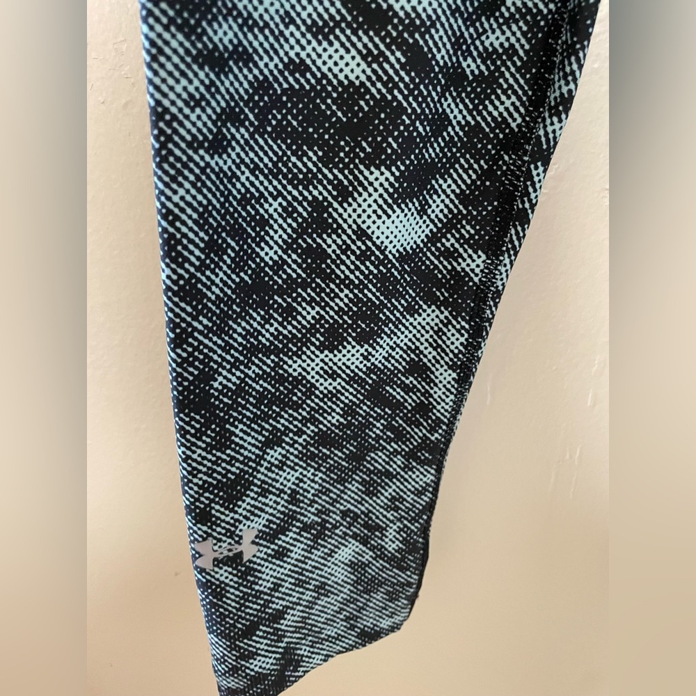 ✨Under Armour Crop Compression Leggings Size XS - Picture 4 of 7